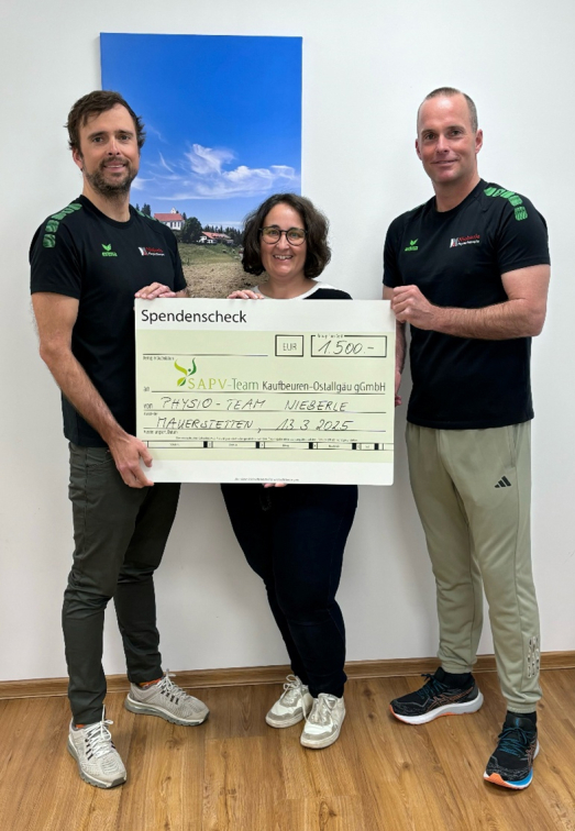 Spendenscheck Physio-Team Nieberle